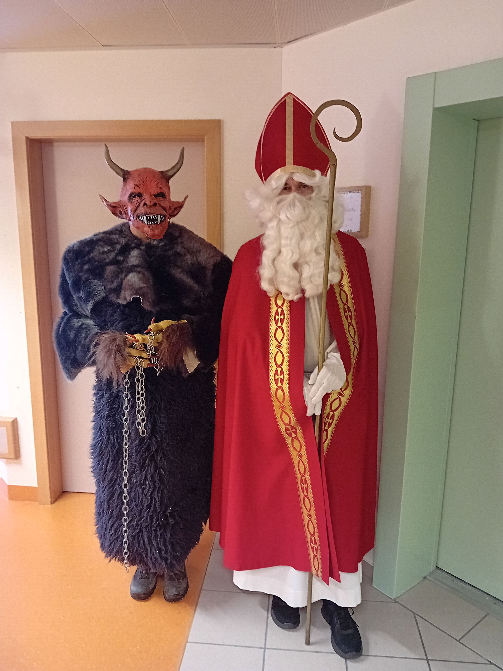 Nikolo & Krampus zu Besuch